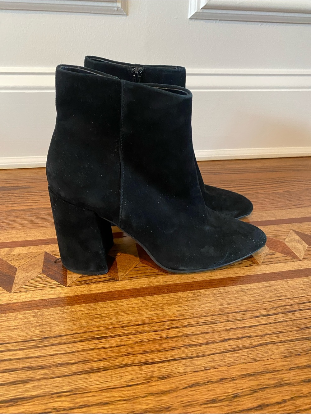 Steve Madden Black Suede Pointed Toe Block Heel Ankle Boots